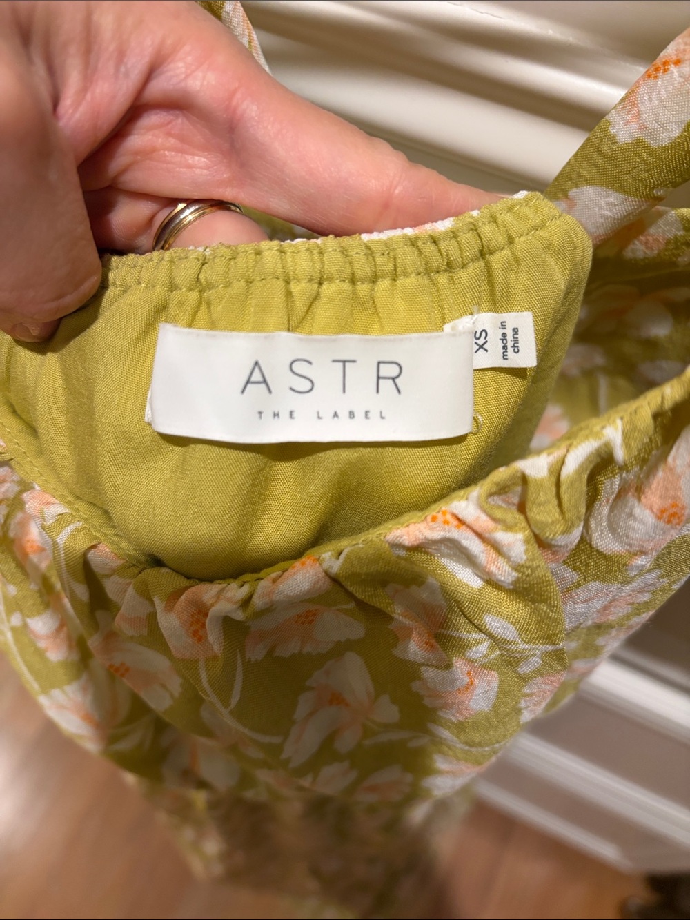 ASTR The Label - Floral Puff-Sleeve Midi Dress in Light Green-XS - Picture 8 of 8
